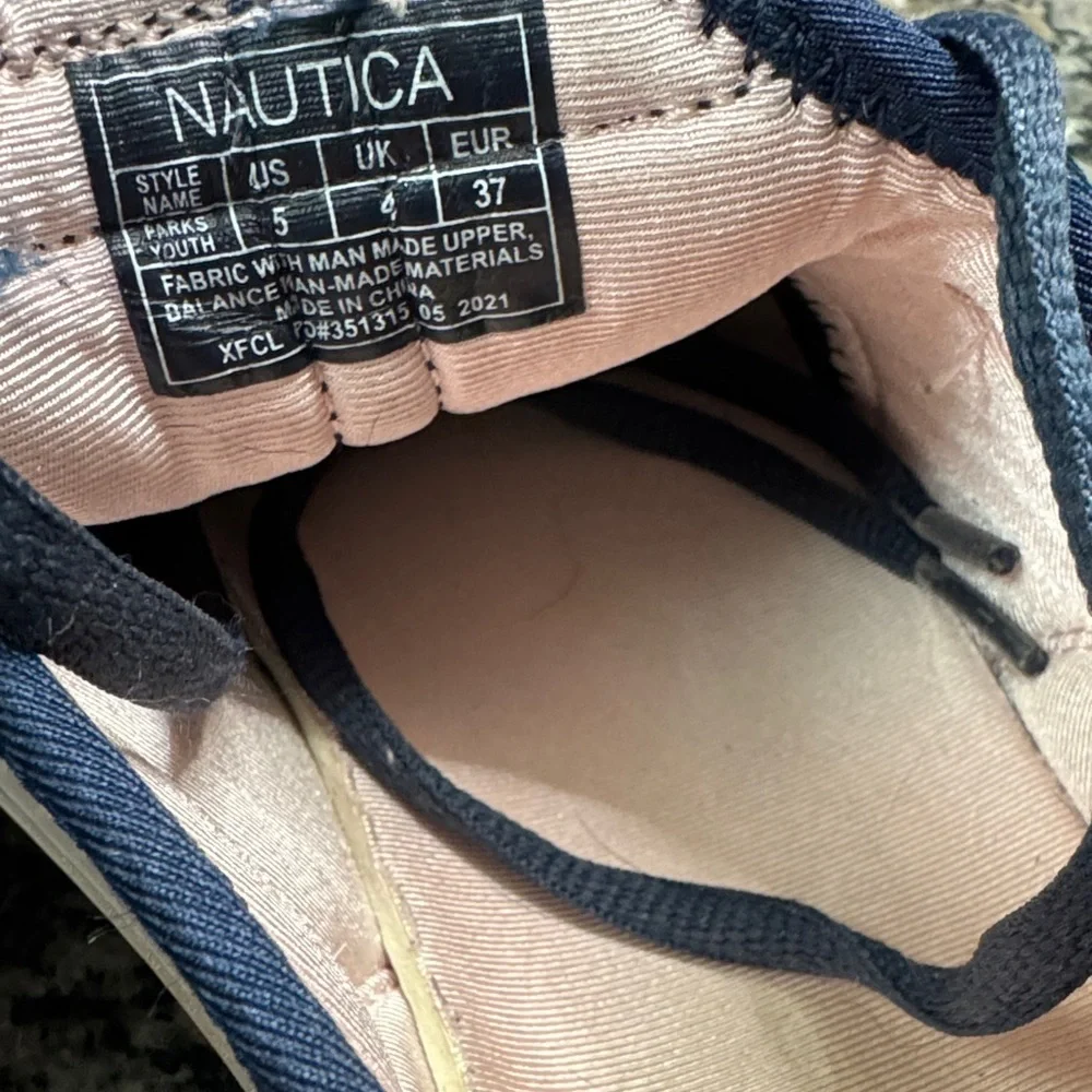 Nautica Women's Blue and Pink Sneakers